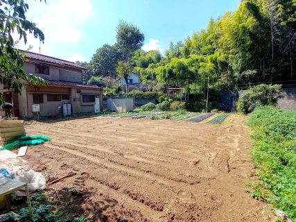 【祝♪ご成約】都心に通える八王子で田舎暮らしが実現！？八王子市館町の大きな土地付き（畑付き）の中古戸建♪使い方はお客様次第の４ＬＤＫの住まいです♪